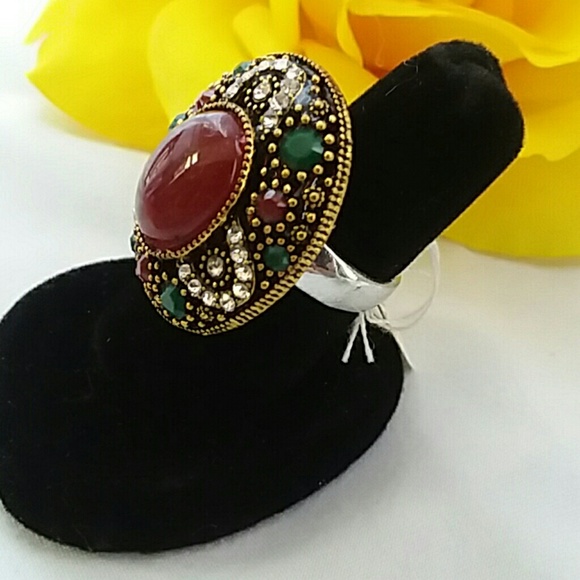 NWT Green, red and Cz stones ring - Picture 2 of 4